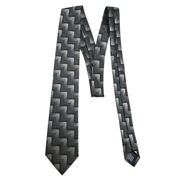 John Ashford Neck Tie Mens 100% Polyester Grey Gray Chevron Handmade Office - Picture 2 of 7